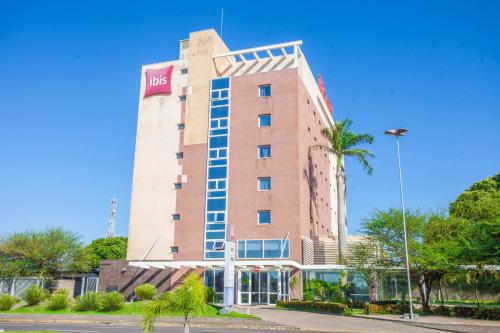 Imagen de la habitación del Hotel Ibis Lins. Foto 10