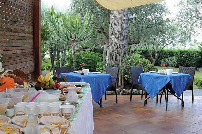 Imagen del bar/restaurante del Hotel Ideal, Cuotto. Foto 3