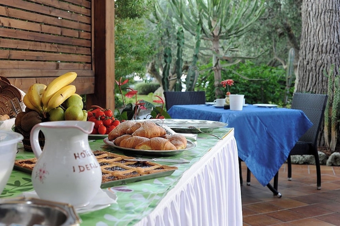Imagen del bar/restaurante del Hotel Ideal, Cuotto. Foto 4