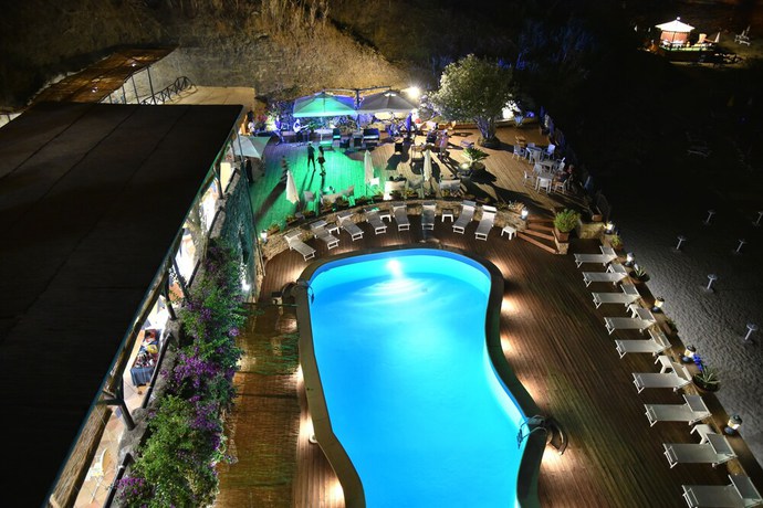 Imagen de la piscina del Hotel Il Gabbiano Palinuro. Foto 18