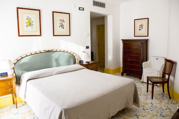 Imagen de la habitación del Hotel Il Gabbiano Palinuro. Foto 9