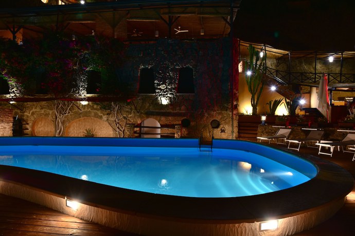 Imagen de la piscina del Hotel Il Gabbiano Palinuro. Foto 19