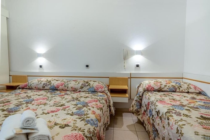 Imagen de la habitación del Hotel Ilde. Foto 4