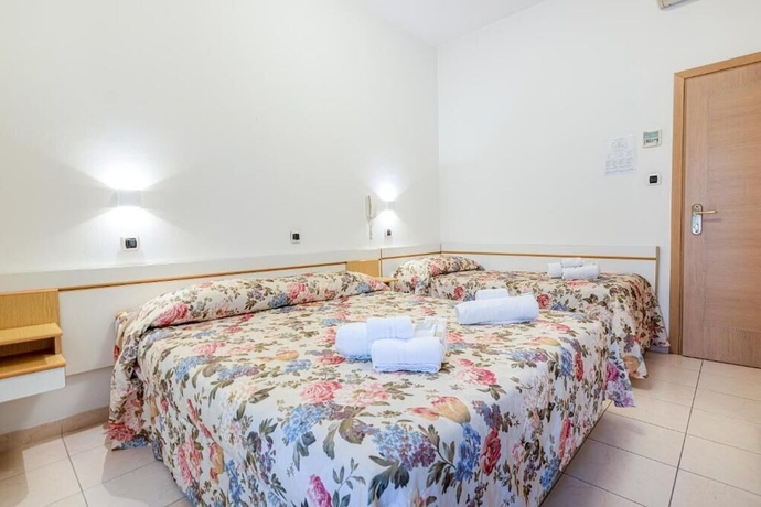 Imagen de la habitación del Hotel Ilde. Foto 9