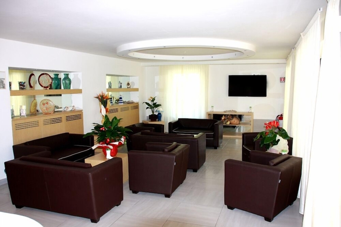 Imagen de los interiores del Hotel Ilde. Foto 16