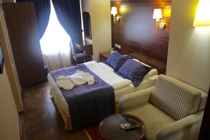 Imagen de la habitación del Hotel Imga. Foto 8