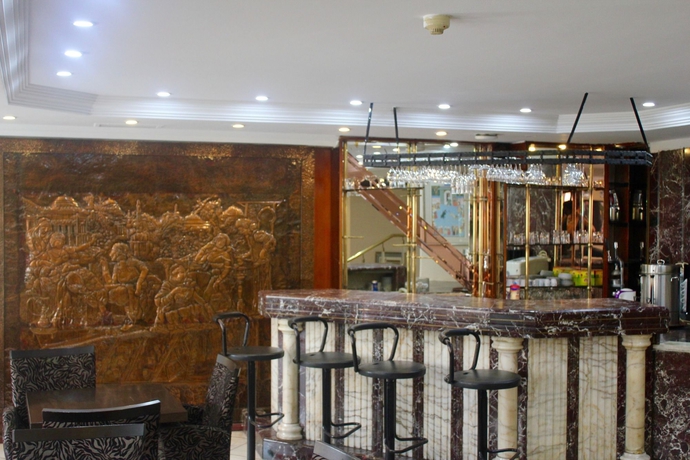 Imagen del bar/restaurante del Hotel Imga. Foto 4