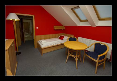 Imagen de la habitación del Hotel Imos. Foto 11