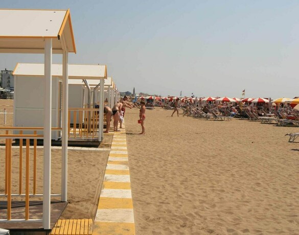 Imagen de los exteriores del Hotel Imperial, Caorle. Foto 15