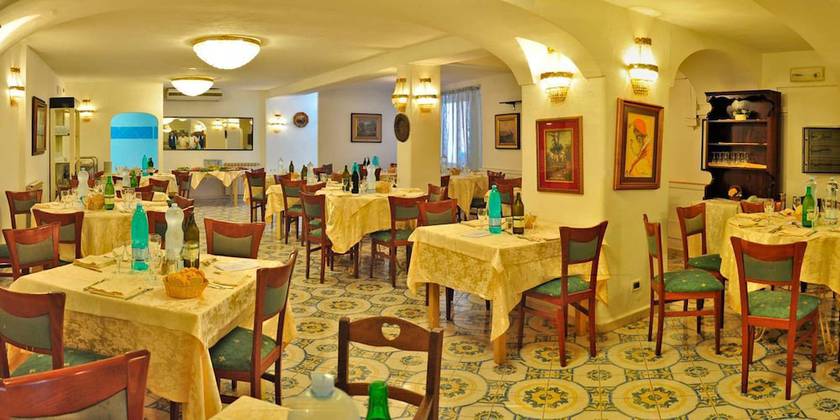 Imagen del bar/restaurante del Hotel Ischia Onda Blu. Foto 6