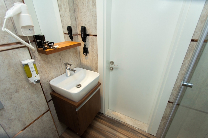 Imagen de la habitación del Hotel Iz. Foto 16