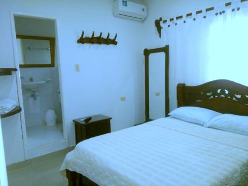 Imagen de la habitación del Hotel Jardines Evans. Foto 6