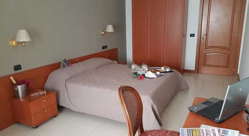 Imagen de la habitación del Hotel Joy. Foto 5