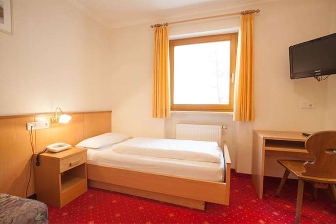 Imagen de la habitación del Hotel J&uacute; Furcia. Foto 10