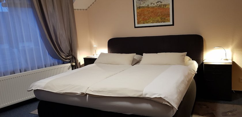 Imagen de la habitación del Hotel Julia. Foto 14