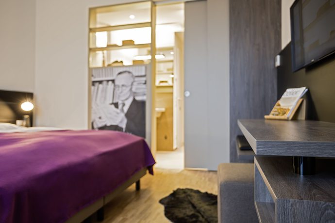 Imagen de la habitación del Hotel K99. Foto 7