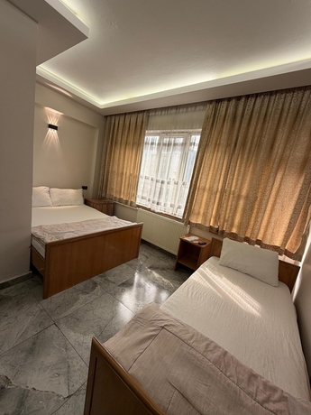 Imagen de la habitación del Hotel KONAK. Foto 9