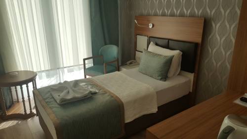 Imagen de la habitación del Hotel Kabacam Aydin. Foto 1