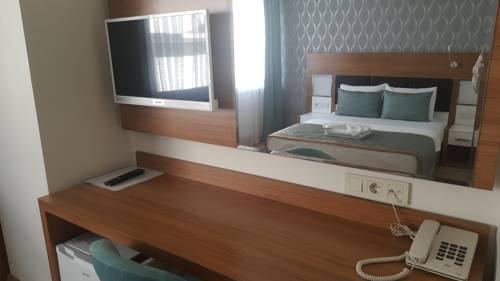 Imagen de la habitación del Hotel Kabacam Aydin. Foto 2