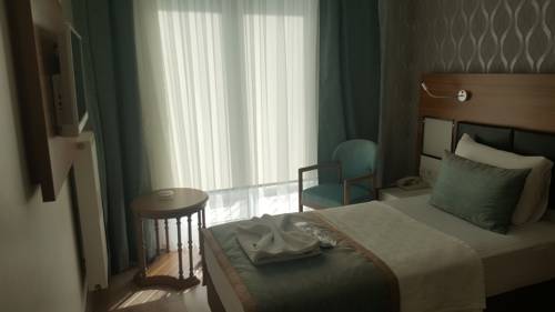 Imagen de la habitación del Hotel Kabacam Aydin. Foto 4