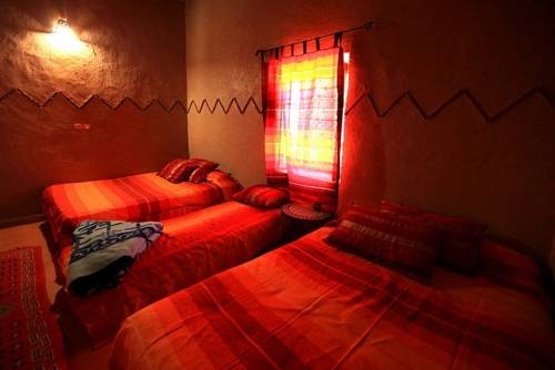 Imagen de la habitación del Hotel Kasbah Bivouac Lahmada. Foto 10
