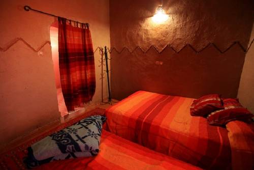 Imagen de la habitación del Hotel Kasbah Bivouac Lahmada. Foto 12