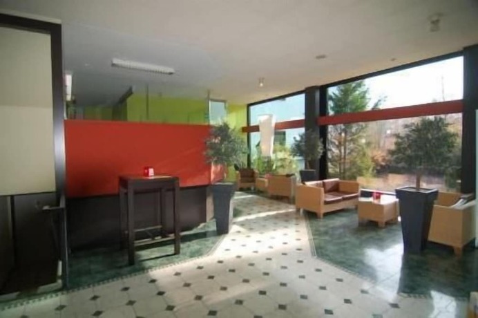 Imagen de los interiores del Hotel Kassel Ost. Foto 19