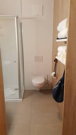 Imagen de la habitación del Hotel Katamaran. Foto 6