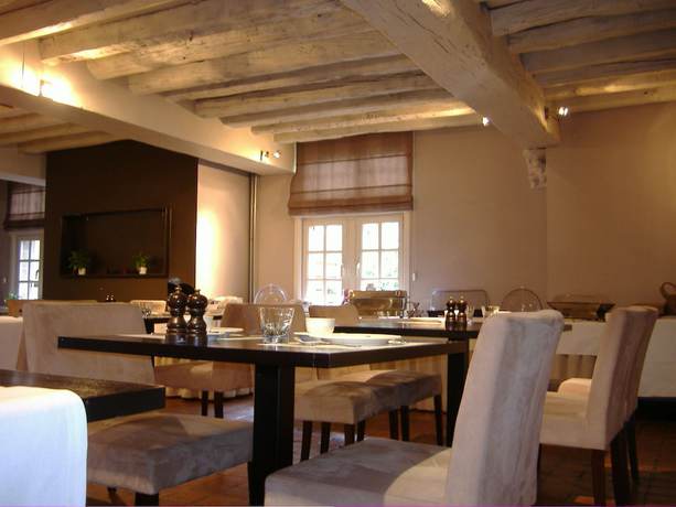 Imagen del bar/restaurante del Hotel Keravic. Foto 3