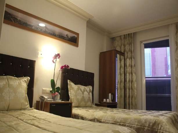 Imagen de la habitación del Hotel Kit Tur. Foto 4