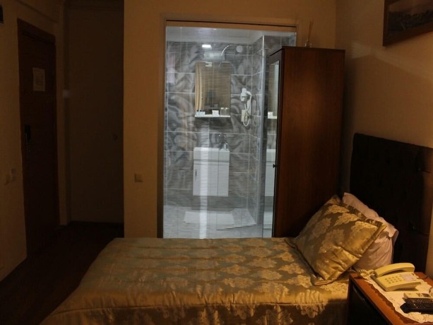 Imagen de la habitación del Hotel Kit Tur. Foto 5