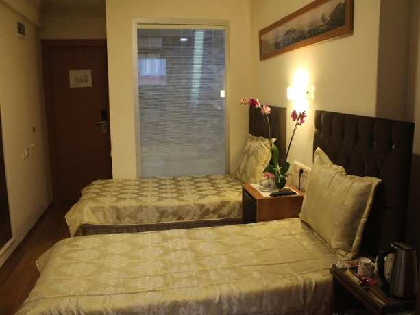 Imagen de la habitación del Hotel Kit Tur. Foto 8