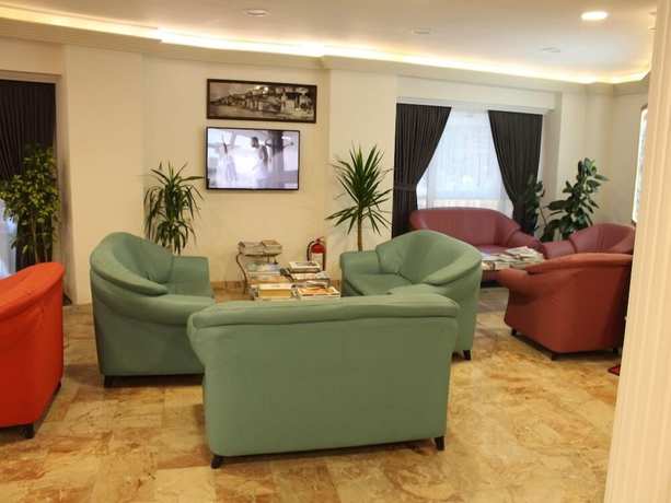 Imagen de los interiores del Hotel Kit Tur. Foto 18