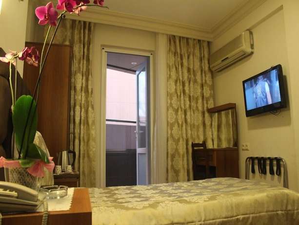 Imagen de la habitación del Hotel Kit Tur. Foto 10