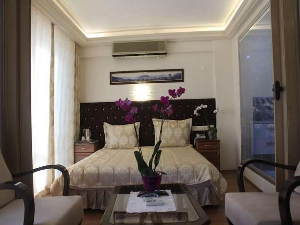 Imagen de la habitación del Hotel Kit Tur. Foto 15