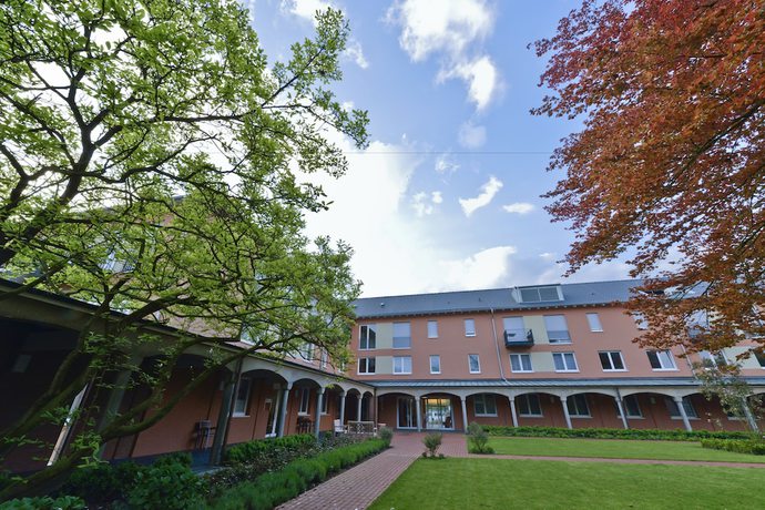 Imagen de los exteriores del Hotel Klostergarten. Foto 16