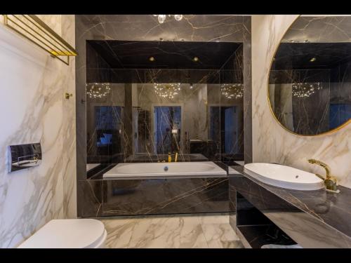 Imagen de la habitación del Hotel Korsarz. Foto 1