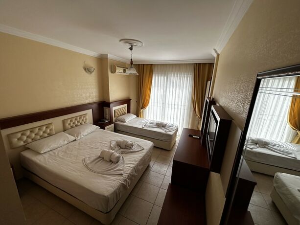 Imagen de la habitación del Hotel Korykos Kizkalesi. Foto 15