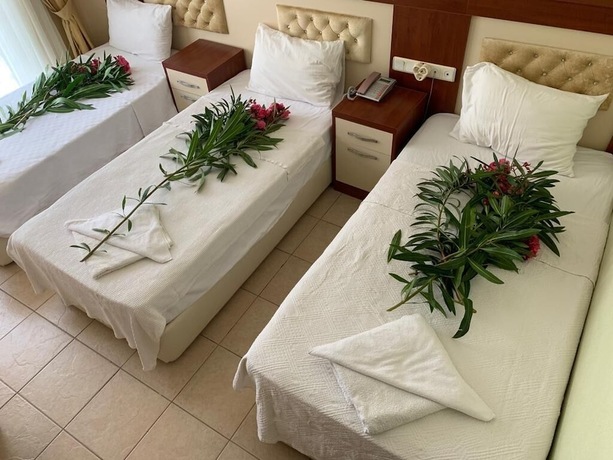 Imagen de la habitación del Hotel Korykos Kizkalesi. Foto 19