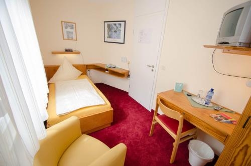 Imagen de la habitación del Hotel König Humbert. Foto 9