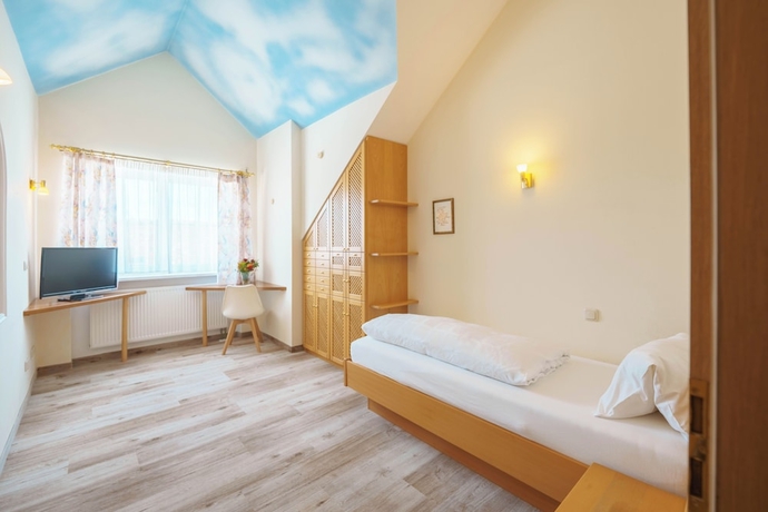 Imagen de la habitación del Hotel K&ouml;nig Ludwig, Alt&ouml;tting. Foto 14