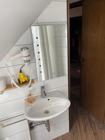 Imagen general del Hotel Kraus - Zentral in Bielefeld-Heepen, Gratis Parken, 24h Self Check-in. Foto 2