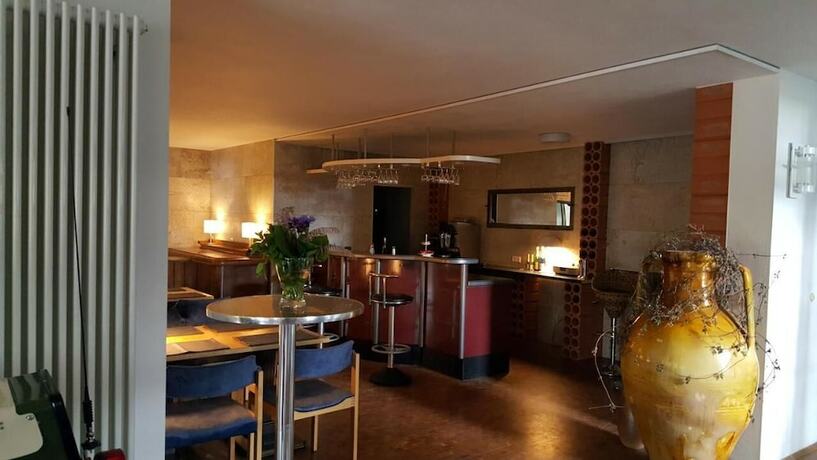 Imagen general del Hotel Kreuzbergbaude. Foto 5