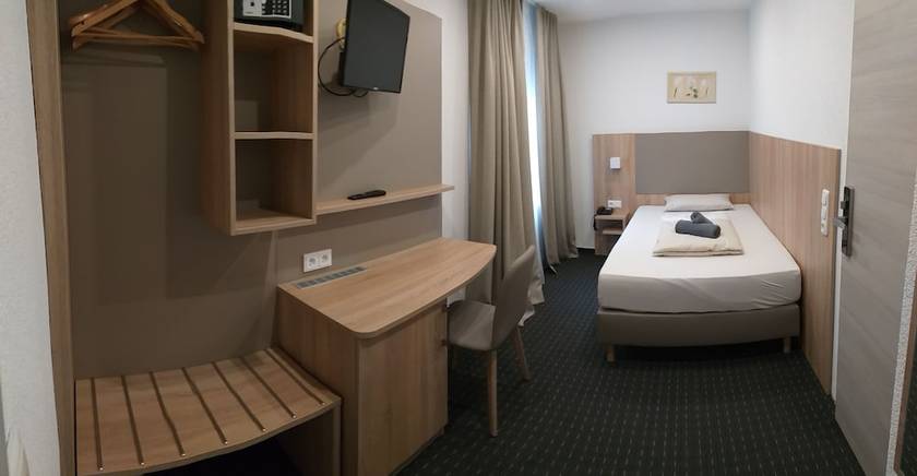 Imagen de la habitación del Hotel Kriemhilde. Foto 4