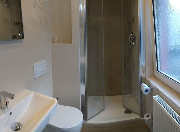Imagen de la habitación del Hotel Kriemhilde. Foto 6