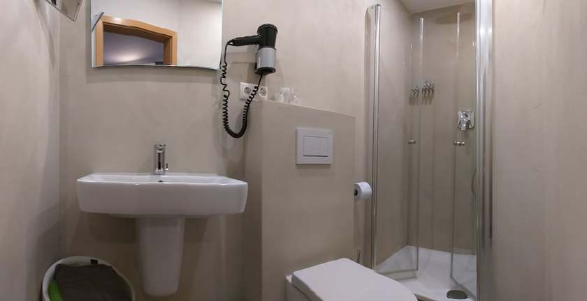 Imagen de la habitación del Hotel Kriemhilde. Foto 7