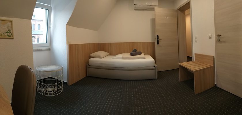 Imagen de la habitación del Hotel Kriemhilde. Foto 11
