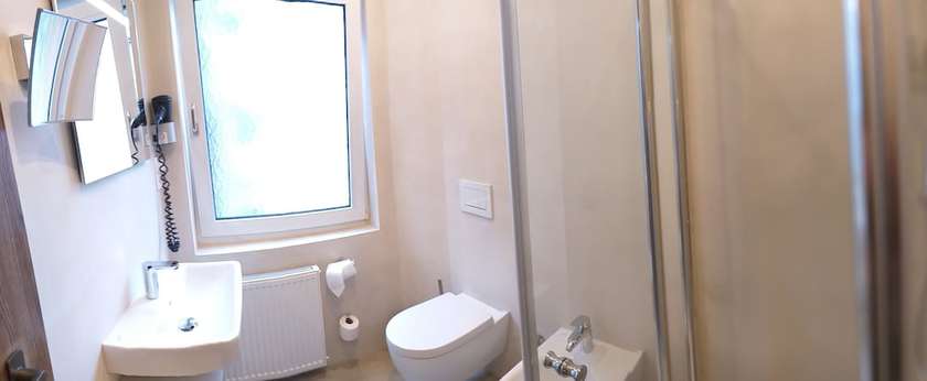 Imagen de la habitación del Hotel Kriemhilde. Foto 12