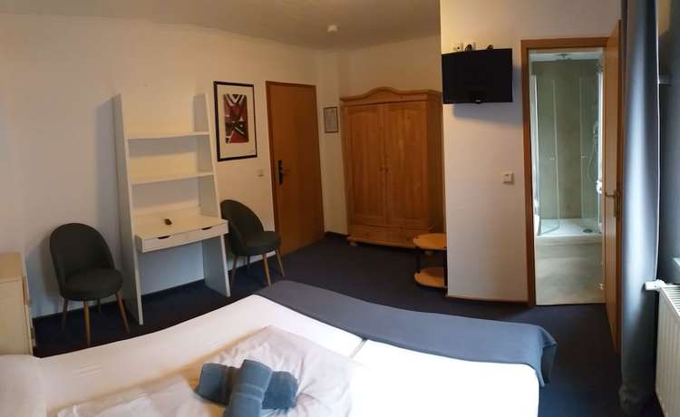 Imagen de la habitación del Hotel Kriemhilde. Foto 18