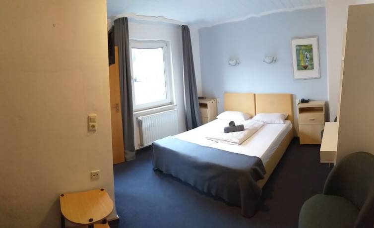 Imagen de la habitación del Hotel Kriemhilde. Foto 19
